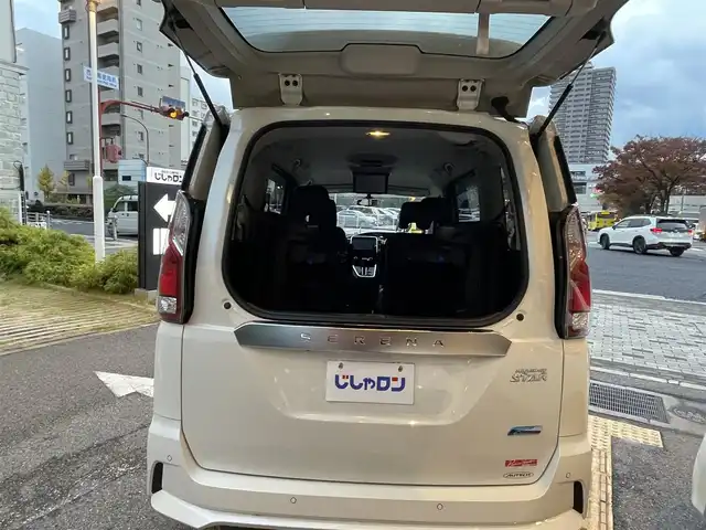 日産 セレナ ハイウェイスター 兵庫県 2017(平29)年 11.4万km ブリリアントホワイトパール (株)IDOMが運営する【じしゃロン西宮店】の自社ローン専用車両になります。こちらは現金またはオートローンご利用時の価格です。自社ローンご希望の方は別途その旨お申付け下さい/プッシュスタート/駐車支援システム/クルーズコントロール/Bluetooth/アラウンドビューモニター/SDナビ/両側パワースライドドア/片側ハンズフリーパワースライドドア/TVキャンセラー/フリップダウン/電格ミラー/コーナーセンサー/純正１６インチアルミホイール/ETC/横滑り防止装置/オートライト/ステアリングスイッチ/セカンドシートリフトアップ/エマージェンシーブレーキ/ドアバイザー/ABS/衝突被害軽減システム