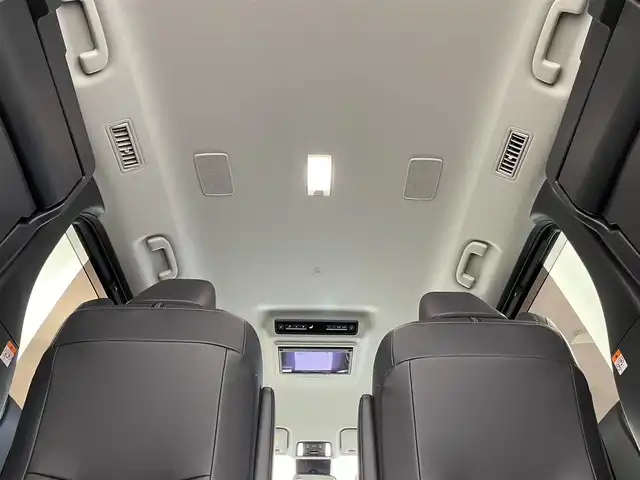 トヨタ ノア ハイブリッド Z 群馬県 2024(令6)年 0.9万km 黒 ワンオーナ　禁煙車　純正１０．５インチディスプレイオーディオ　１３．２型フリップダウンモニター　パワーバックドア　両側パワースライドドア　BSM　両席シートヒーター　トヨタセーフティセンス　ビルトイン　ETC2.0　純正フロアマット　純正アルミホイール