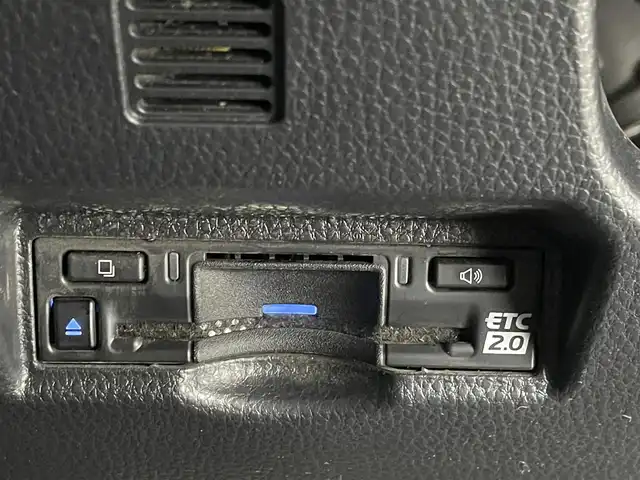 トヨタ ノア ハイブリッド Z 群馬県 2024(令6)年 0.9万km 黒 ワンオーナ　禁煙車　純正１０．５インチディスプレイオーディオ　１３．２型フリップダウンモニター　パワーバックドア　両側パワースライドドア　BSM　両席シートヒーター　トヨタセーフティセンス　ビルトイン　ETC2.0　純正フロアマット　純正アルミホイール