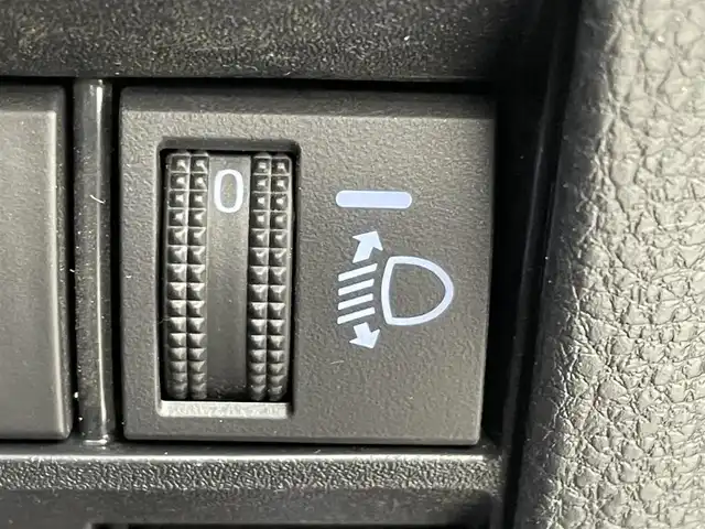 トヨタ ノア ハイブリッド Z 群馬県 2024(令6)年 0.9万km 黒 ワンオーナ　禁煙車　純正１０．５インチディスプレイオーディオ　１３．２型フリップダウンモニター　パワーバックドア　両側パワースライドドア　BSM　両席シートヒーター　トヨタセーフティセンス　ビルトイン　ETC2.0　純正フロアマット　純正アルミホイール