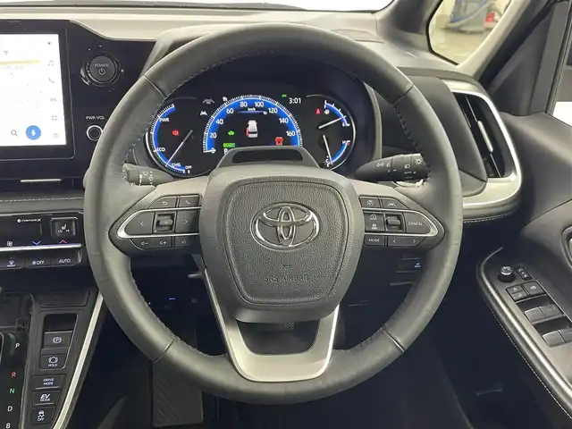 トヨタ ノア ハイブリッド Z 群馬県 2024(令6)年 0.9万km 黒 ワンオーナ　禁煙車　純正１０．５インチディスプレイオーディオ　１３．２型フリップダウンモニター　パワーバックドア　両側パワースライドドア　BSM　両席シートヒーター　トヨタセーフティセンス　ビルトイン　ETC2.0　純正フロアマット　純正アルミホイール