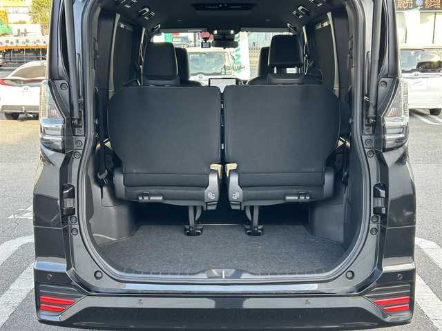 トヨタ ヴォクシー ハイブリッド S－Z 埼玉県 2023(令5)年 3.2万km グリッターブラックガラスフレーク 純正ナビ/　(HDMI/Bluetooth/USB/Miracast/CD/DVD)/バックカメラ/フルセグテレビ/ビルトインETC2.0/前後ドライブレコーダー/パワーバックドア/両側パワースライドドア/ハーフレザーシート/ステアリングヒーター/運転席・助手席シートヒーター/レーダークルーズコントロール/衝突被害軽減ブレーキ/車線逸脱警報/クリアランスソナー/電子パーキングシステム/ブレーキホールド/オートハイビーム/オートLEDライト/ドアバイザー/純正フロアマット/純正17インチアルミホイール