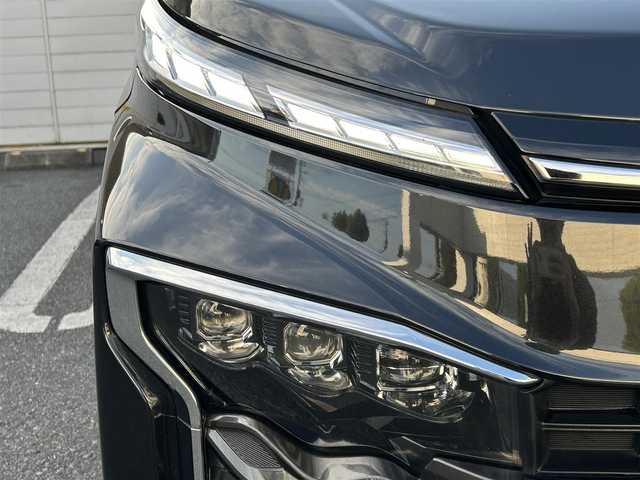 トヨタ ヴォクシー ハイブリッド S－Z 埼玉県 2023(令5)年 3.2万km グリッターブラックガラスフレーク 純正ナビ/　(HDMI/Bluetooth/USB/Miracast/CD/DVD)/バックカメラ/フルセグテレビ/ビルトインETC2.0/前後ドライブレコーダー/パワーバックドア/両側パワースライドドア/ハーフレザーシート/ステアリングヒーター/運転席・助手席シートヒーター/レーダークルーズコントロール/衝突被害軽減ブレーキ/車線逸脱警報/クリアランスソナー/電子パーキングシステム/ブレーキホールド/オートハイビーム/オートLEDライト/ドアバイザー/純正フロアマット/純正17インチアルミホイール