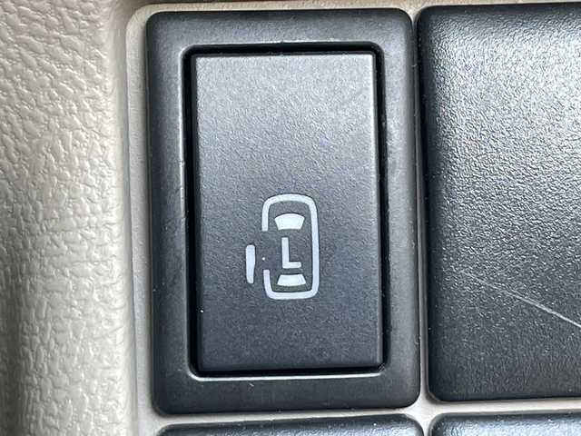 日産 ルークス G 茨城県 2010(平22)年 8.2万km クリアベージュ 純正ＳＤナビ　/-TV/BT/CD/SD/パワースライドドア　/バックカメラ　/ＥＴＣ　/プッシュスタート　/スペアキー　/純正フロアマット　/パワーステアリング　/パワーウインドウ　/エアバックＷ　/取扱説明書