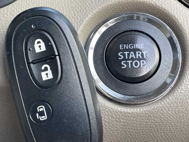 日産 ルークス G 茨城県 2010(平22)年 8.2万km クリアベージュ 純正ＳＤナビ　/-TV/BT/CD/SD/パワースライドドア　/バックカメラ　/ＥＴＣ　/プッシュスタート　/スペアキー　/純正フロアマット　/パワーステアリング　/パワーウインドウ　/エアバックＷ　/取扱説明書