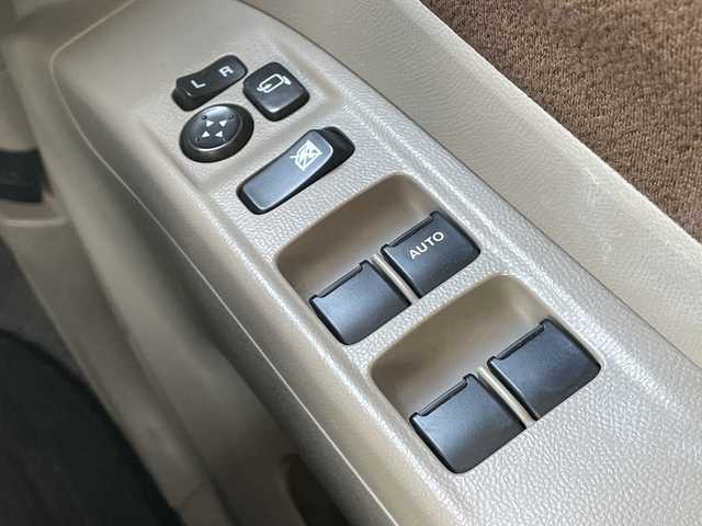 日産 ルークス G 茨城県 2010(平22)年 8.2万km クリアベージュ 純正ＳＤナビ　/-TV/BT/CD/SD/パワースライドドア　/バックカメラ　/ＥＴＣ　/プッシュスタート　/スペアキー　/純正フロアマット　/パワーステアリング　/パワーウインドウ　/エアバックＷ　/取扱説明書