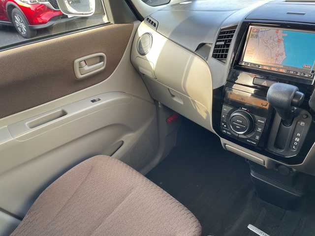 日産 ルークス G 茨城県 2010(平22)年 8.2万km クリアベージュ 純正ＳＤナビ　/-TV/BT/CD/SD/パワースライドドア　/バックカメラ　/ＥＴＣ　/プッシュスタート　/スペアキー　/純正フロアマット　/パワーステアリング　/パワーウインドウ　/エアバックＷ　/取扱説明書