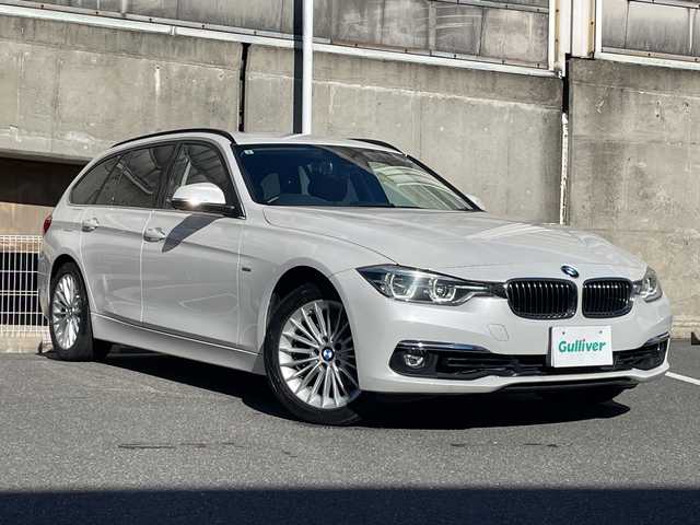 ＢＭＷ ３１８ｉ ツーリング ラグジュアリー 愛知県 2017(平29)年 6万km ミネラルホワイト カラーコードA96 ミネラルホワイト/ブラウンレザーシート/純正ナビ/フルセグTV・CD・DVD・Bluetooth・AUX/バックカメラ/ミラー一体型2.0ETC/クルーズコントロール/前席パワーシート/前席シートヒーター/運転席メモリー機能付きパワーシート/パワーバックドア/インテリジェントセーフティ/前後一体型ドライブレコーダー/車線変更警告/車線逸脱警告/ステアリングスイッチ/コンフォートアクセス/プッシュスタート/ルーフレール/LEDヘッドライト/フォグランプ/アイドリングストップ/社外デジタルインナーミラー/取扱説明書/保証書/ディーラー点検記録簿/ディーラーR2.R4　その他R6