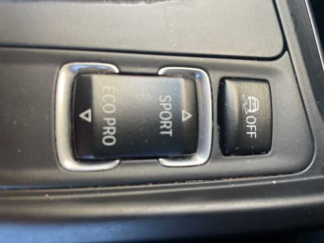 ＢＭＷ ３１８ｉ ツーリング ラグジュアリー 愛知県 2017(平29)年 6万km ミネラルホワイト カラーコードA96 ミネラルホワイト/ブラウンレザーシート/純正ナビ/フルセグTV・CD・DVD・Bluetooth・AUX/バックカメラ/ミラー一体型2.0ETC/クルーズコントロール/前席パワーシート/前席シートヒーター/運転席メモリー機能付きパワーシート/パワーバックドア/インテリジェントセーフティ/前後一体型ドライブレコーダー/車線変更警告/車線逸脱警告/ステアリングスイッチ/コンフォートアクセス/プッシュスタート/ルーフレール/LEDヘッドライト/フォグランプ/アイドリングストップ/社外デジタルインナーミラー/取扱説明書/保証書/ディーラー点検記録簿/ディーラーR2.R4　その他R6