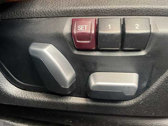 ＢＭＷ ３１８ｉ ツーリング ラグジュアリー 愛知県 2017(平29)年 6万km ミネラルホワイト カラーコードA96 ミネラルホワイト/ブラウンレザーシート/純正ナビ/フルセグTV・CD・DVD・Bluetooth・AUX/バックカメラ/ミラー一体型2.0ETC/クルーズコントロール/前席パワーシート/前席シートヒーター/運転席メモリー機能付きパワーシート/パワーバックドア/インテリジェントセーフティ/前後一体型ドライブレコーダー/車線変更警告/車線逸脱警告/ステアリングスイッチ/コンフォートアクセス/プッシュスタート/ルーフレール/LEDヘッドライト/フォグランプ/アイドリングストップ/社外デジタルインナーミラー/取扱説明書/保証書/ディーラー点検記録簿/ディーラーR2.R4　その他R6