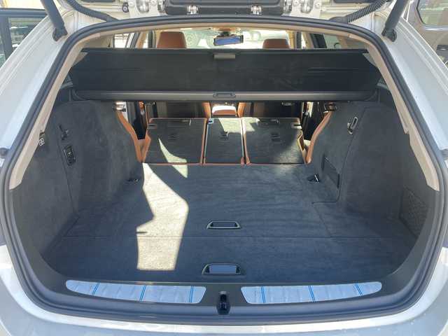 ＢＭＷ ３１８ｉ ツーリング ラグジュアリー 愛知県 2017(平29)年 6万km ミネラルホワイト カラーコードA96 ミネラルホワイト/ブラウンレザーシート/純正ナビ/フルセグTV・CD・DVD・Bluetooth・AUX/バックカメラ/ミラー一体型2.0ETC/クルーズコントロール/前席パワーシート/前席シートヒーター/運転席メモリー機能付きパワーシート/パワーバックドア/インテリジェントセーフティ/前後一体型ドライブレコーダー/車線変更警告/車線逸脱警告/ステアリングスイッチ/コンフォートアクセス/プッシュスタート/ルーフレール/LEDヘッドライト/フォグランプ/アイドリングストップ/社外デジタルインナーミラー/取扱説明書/保証書/ディーラー点検記録簿/ディーラーR2.R4　その他R6