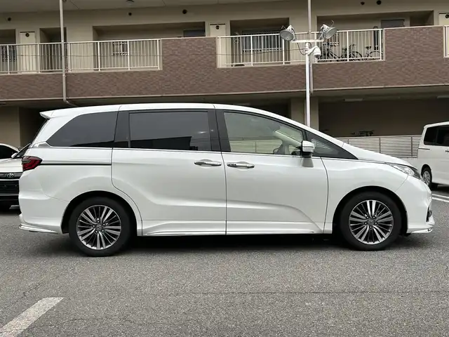 ホンダ オデッセイ G エアロ ホンダセンシング 大阪府 2018(平30)年 1.6万km プラチナホワイトパール ホンダセンシング/ワンオーナー/純正ナビ/・フルセグ・BT/バックカメラ/両側パワースライドドア/ETC2.0/USB端子/エコアシストシステム/ISOFIX取り付け装置/ホンダインターナビシステム/後席サンシェード付き/後席用クーラー/３列目シガーソケット付き