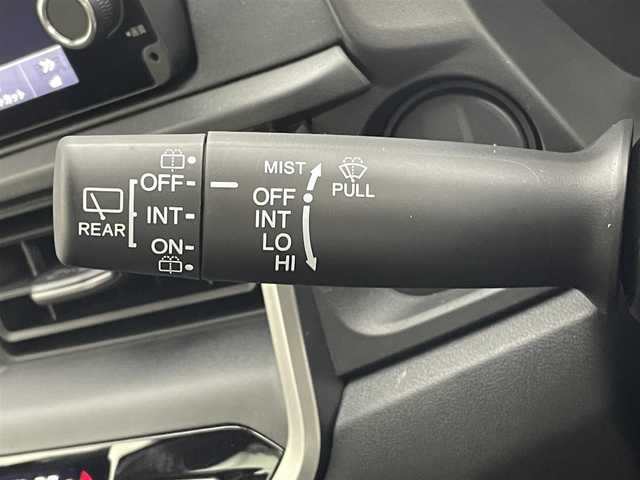 ホンダ ＷＲ－Ｖ Z 茨城県 2024(令6)年 0.8万km プラチナホワイトパール 純正ナビ/バックカメラ/フルセグ再生可/HDMI/衝突被害軽減ブレーキ/車線逸脱抑制装置/レーダークルーズコントロール/オートマチックハイビーム/クリアランスソナー/純正17インチAW/LEDヘッドライト/スマートキー