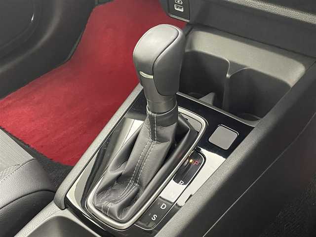 ホンダ ＷＲ－Ｖ Z 茨城県 2024(令6)年 0.8万km プラチナホワイトパール 純正ナビ/バックカメラ/フルセグ再生可/HDMI/衝突被害軽減ブレーキ/車線逸脱抑制装置/レーダークルーズコントロール/オートマチックハイビーム/クリアランスソナー/純正17インチAW/LEDヘッドライト/スマートキー
