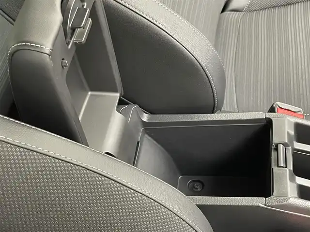 ホンダ ＷＲ－Ｖ Z 茨城県 2024(令6)年 0.8万km プラチナホワイトパール 純正ナビ/バックカメラ/フルセグ再生可/HDMI/衝突被害軽減ブレーキ/車線逸脱抑制装置/レーダークルーズコントロール/オートマチックハイビーム/クリアランスソナー/純正17インチAW/LEDヘッドライト/スマートキー
