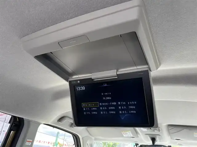 ダイハツ トール カスタムG SAⅡ 静岡県 2016(平28)年 2.6万km ブラックマイカメタリック/インペリアルゴールドクリスタルメタリック エンジンスタートボタン/パワーステアリング/パワーウィンドウ/アイドリングストップ/スマートキー/オートエアコン/クルーズコントロール/純正フリップダウンモニター/9インチナビ（CD/DVD/BT/フルセグ）/全方位カメラ/ETC/ドライブレコーダー前後/ウォークスルー/純正フロアマット/純正アルミホイール/ABS/横滑り防止装置/コーナーセンサー/レーンキープアシスト/オートライト/LEDヘッドライト/Wエアバック/衝突軽減システム