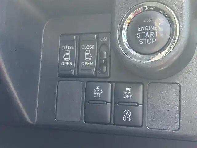 ダイハツ トール カスタムG SAⅡ 静岡県 2016(平28)年 2.6万km ブラックマイカメタリック/インペリアルゴールドクリスタルメタリック エンジンスタートボタン/パワーステアリング/パワーウィンドウ/アイドリングストップ/スマートキー/オートエアコン/クルーズコントロール/純正フリップダウンモニター/9インチナビ（CD/DVD/BT/フルセグ）/全方位カメラ/ETC/ドライブレコーダー前後/ウォークスルー/純正フロアマット/純正アルミホイール/ABS/横滑り防止装置/コーナーセンサー/レーンキープアシスト/オートライト/LEDヘッドライト/Wエアバック/衝突軽減システム