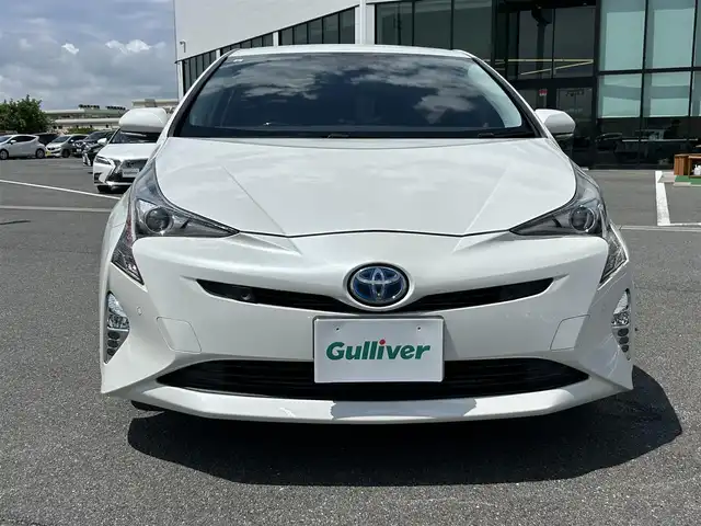 トヨタ プリウス A ツーリングセレクション 奈良県 2017(平29)年 7.4万km ホワイトパールクリスタルシャイン トヨタセーフティセンス　/純正ナビ　/ＥＴＣ　/ドラレコ　/バックカメラ　/クルーズコントロール　/フルセグ　/ヘッドアップディスプレイ　/シートヒーター　/ＢＳＭ　/レーンキープ　/コーナーセンサー　/横滑り防止装置/レーンキープアシスト/オートライト/オートマチックハイビーム/衝突被害軽減システム