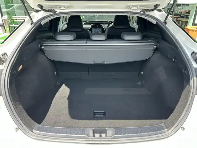 トヨタ プリウス A ツーリングセレクション 奈良県 2017(平29)年 7.4万km ホワイトパールクリスタルシャイン トヨタセーフティセンス　/純正ナビ　/ＥＴＣ　/ドラレコ　/バックカメラ　/クルーズコントロール　/フルセグ　/ヘッドアップディスプレイ　/シートヒーター　/ＢＳＭ　/レーンキープ　/コーナーセンサー　/横滑り防止装置/レーンキープアシスト/オートライト/オートマチックハイビーム/衝突被害軽減システム