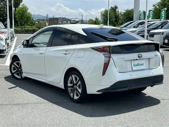 トヨタ プリウス A ツーリングセレクション 奈良県 2017(平29)年 7.4万km ホワイトパールクリスタルシャイン トヨタセーフティセンス　/純正ナビ　/ＥＴＣ　/ドラレコ　/バックカメラ　/クルーズコントロール　/フルセグ　/ヘッドアップディスプレイ　/シートヒーター　/ＢＳＭ　/レーンキープ　/コーナーセンサー　/横滑り防止装置/レーンキープアシスト/オートライト/オートマチックハイビーム/衝突被害軽減システム