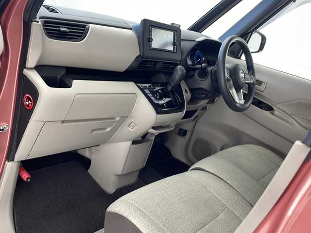 日産 ルークス X 沖縄県 2020(令2)年 6.1万km ブロッサムピンク 純正ナビ （MJ119D-W）/(フルセグＴＶ、ＣＤ、Ｂｌｕｅｔｏｏｔｈ）　/バックカメラ/片側パワースライドドア/ドライブレコーダー/ステアリングスイッチ/プッシュスタート/スマートキー/純正フロアマット/オートライト/コーナーセンサー/アイドリングストップ/取扱説明書