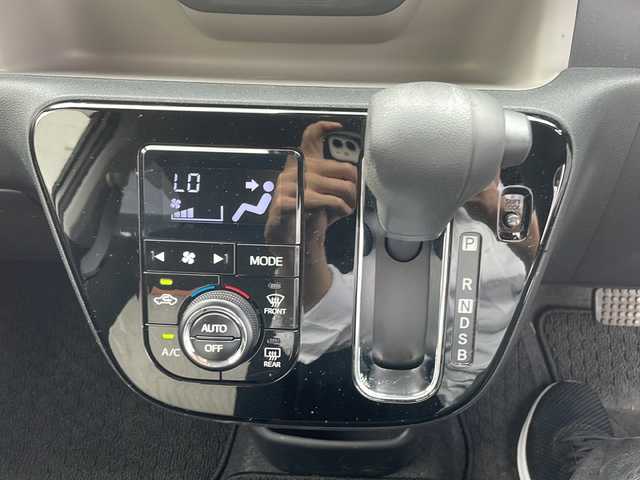 トヨタ パッソ モーダ 千葉県 2020(令2)年 2.1万km ブラックマイカメタリック/パールホワイト2トーン ナビＮＳＣＮ－Ｗ６８　バックカメラ　ドラレコ　ＥＴＣ　レーンアシスト　ＡＨＢ　衝突被害軽減　スマートアシスト　ツートンカラー　ＬＥＤライト　オートライト　前後センサー　アイドリングストップ 14AW