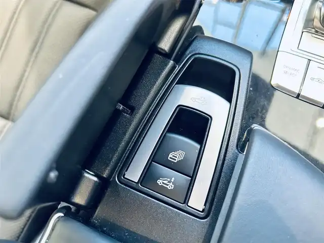 メルセデス・ベンツ ＳＬ４００ 大阪府 2019(令1)年 1.6万km グレー ワンオーナー/レーダーセーフティP/スカイルーフ/純正ナビ/TV/バックカメラ/applecarplay/ACC/純正19インチAW/LEDヘッドライト/電動リアゲート/黒革/メモリ付きパワーシート/エアシートヒーター/ブラインドスポット/ETC/ドラレコ/パドルシフト