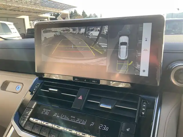 トヨタ ランドクルーザー ZX 滋賀県 2025(令7)年 0.1千km プレシャスホワイトパール ワンオーナー/車検10年9月まで/モデリスタエアロ（フロント、サイド、リア）/3列シート7人乗り/ブラックルーフレール/クールボックス/トノカバー/ムーンルーフ/タイヤ空気圧警報システム/トヨタセーフティセンス/ブラインドスポットモニター/レーダークルーズコントロール/12.3インチディスプレイオーディオプラス/フルセグテレビ、AppleCarPlay、AndroidAuto/JBLプレミアムサウンドシステム/後席11.6インチリアシートエンターテインメント/パノラミックビューモニター/ビルトインETC2.0/ベージュ革シート/前席パワーシート/前席、2列目ベンチレーション付き快適温熱シート/スペアキー有り/取扱説明書、保証書/