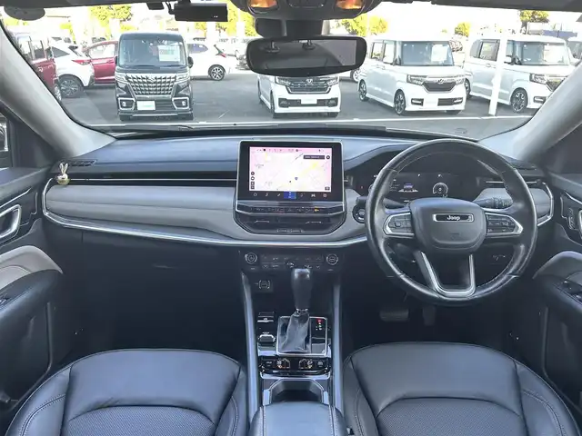 クライスラー・ジープ ジープ コンパス リミテッド 群馬県 2021(令3)年 4.4万km パール 純正メモリナビ(FM/AM/BT/USB/Applecarplay)/安全装置/　・坂道発進支援/　・ヒルディセントコントロール/　・全方位カメラ/　・衝突軽減ブレーキ/　・ブラインドスポットアラート/　・アクティブレーンマネジメント/　・トラフィックサインアシスト/　・コーナーセンサー/　・ドライバーアテンションアラート/４WD切り替え/純正タイヤ空気圧計(メーター内表示)/電子パーキングブレーキ/ステアリングヒーター/オートブレーキホールド/前席シートヒーター/standard/MUD/SNOW/メモリー機能付きパワーシート/雨量感知ワイパー/クルーズコントロール/革巻きステアリング/ヘッドライトレベライザー/フォグランプ/リアフォグランプ/アルパインサウンドシステム/ETC/電格ミラー/セカンドシートコンセント/パワーバックドア/ドアミラーヒーター/保証書/取扱説明書