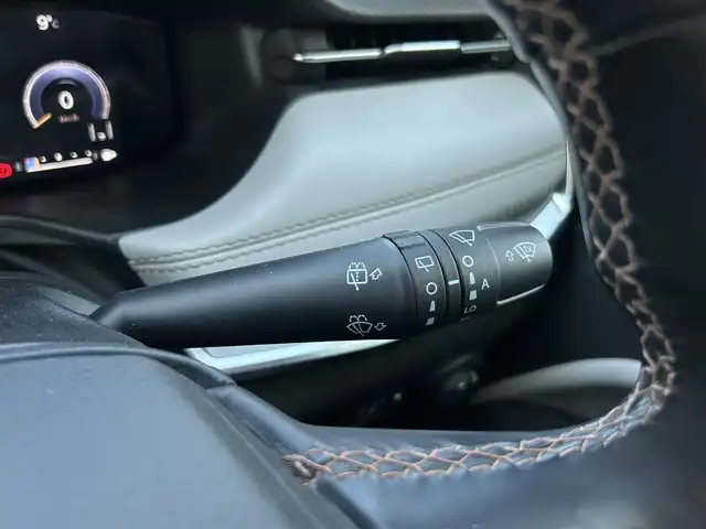 クライスラー・ジープ ジープ コンパス リミテッド 群馬県 2021(令3)年 4.4万km パール 純正メモリナビ(FM/AM/BT/USB/Applecarplay)/安全装置/　・坂道発進支援/　・ヒルディセントコントロール/　・全方位カメラ/　・衝突軽減ブレーキ/　・ブラインドスポットアラート/　・アクティブレーンマネジメント/　・トラフィックサインアシスト/　・コーナーセンサー/　・ドライバーアテンションアラート/４WD切り替え/純正タイヤ空気圧計(メーター内表示)/電子パーキングブレーキ/ステアリングヒーター/オートブレーキホールド/前席シートヒーター/standard/MUD/SNOW/メモリー機能付きパワーシート/雨量感知ワイパー/クルーズコントロール/革巻きステアリング/ヘッドライトレベライザー/フォグランプ/リアフォグランプ/アルパインサウンドシステム/ETC/電格ミラー/セカンドシートコンセント/パワーバックドア/ドアミラーヒーター/保証書/取扱説明書