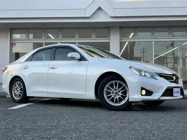 トヨタ マークＸ 250G Fパッケージ 京都府 2013(平25)年 9.3万km ホワイトパールクリスタルシャイン (株)IDOMが運営する【じしゃロン伏見店】の自社ローン対象車両になります。こちらは現金ご利用時の価格です。自社ローンご希望の方は別途その旨お申付け下さい。/プッシュスタート/純正ナビ　/　・AM/FM/　・TV(フルセグ)/　・Bluetooth/　・HDMI/バックカメラ/ビルトインETC/横滑り防止装置/オートライト/電動格納ミラー/純正フロアマット/純正AW付スタッドレス車載/ドアバイザー