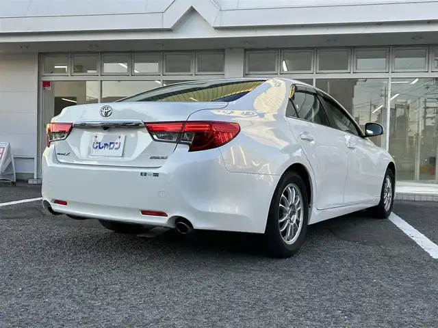 トヨタ マークＸ 250G Fパッケージ 京都府 2013(平25)年 9.3万km ホワイトパールクリスタルシャイン (株)IDOMが運営する【じしゃロン伏見店】の自社ローン対象車両になります。こちらは現金ご利用時の価格です。自社ローンご希望の方は別途その旨お申付け下さい。/プッシュスタート/純正ナビ　/　・AM/FM/　・TV(フルセグ)/　・Bluetooth/　・HDMI/バックカメラ/ビルトインETC/横滑り防止装置/オートライト/電動格納ミラー/純正フロアマット/純正AW付スタッドレス車載/ドアバイザー