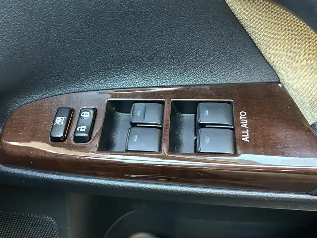 トヨタ マークＸ 250G Fパッケージ 京都府 2013(平25)年 9.3万km ホワイトパールクリスタルシャイン (株)IDOMが運営する【じしゃロン伏見店】の自社ローン対象車両になります。こちらは現金ご利用時の価格です。自社ローンご希望の方は別途その旨お申付け下さい。/プッシュスタート/純正ナビ　/　・AM/FM/　・TV(フルセグ)/　・Bluetooth/　・HDMI/バックカメラ/ビルトインETC/横滑り防止装置/オートライト/電動格納ミラー/純正フロアマット/純正AW付スタッドレス車載/ドアバイザー