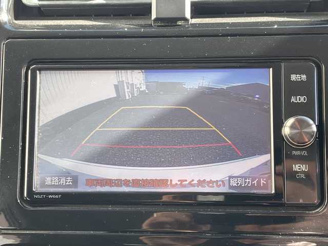 トヨタ プリウス Sセーフティプラス 千葉県 2016(平28)年 6.9万km ホワイトパールクリスタルシャイン 純正メモリナビ/(フルセグTV/BT/CD/DVD/FM/AM)/フルエアロ/ヘッドアップディスプレイ/パーキングアシスト/衝突被害軽減システム/車線逸脱警報/バックカメラ/追従気クルーズコントロール/横滑り防止装置/ビルトインETC/アイドリングストップ/LEDヘッドライト/フォグランプ/オートライト/ウィンカーミラー/電動格納ミラー/純正15インチAW/シートリフター/プッシュスタート/スマートキー/フロアマット/スペアキー/取扱説明書/保証書