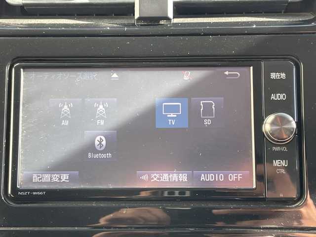 トヨタ プリウス Sセーフティプラス 千葉県 2016(平28)年 6.9万km ホワイトパールクリスタルシャイン 純正メモリナビ/(フルセグTV/BT/CD/DVD/FM/AM)/フルエアロ/ヘッドアップディスプレイ/パーキングアシスト/衝突被害軽減システム/車線逸脱警報/バックカメラ/追従気クルーズコントロール/横滑り防止装置/ビルトインETC/アイドリングストップ/LEDヘッドライト/フォグランプ/オートライト/ウィンカーミラー/電動格納ミラー/純正15インチAW/シートリフター/プッシュスタート/スマートキー/フロアマット/スペアキー/取扱説明書/保証書