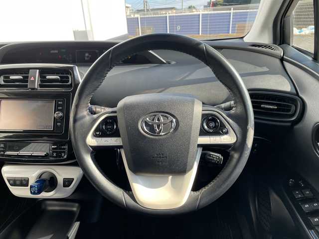 トヨタ プリウス Sセーフティプラス 千葉県 2016(平28)年 6.9万km ホワイトパールクリスタルシャイン 純正メモリナビ/(フルセグTV/BT/CD/DVD/FM/AM)/フルエアロ/ヘッドアップディスプレイ/パーキングアシスト/衝突被害軽減システム/車線逸脱警報/バックカメラ/追従気クルーズコントロール/横滑り防止装置/ビルトインETC/アイドリングストップ/LEDヘッドライト/フォグランプ/オートライト/ウィンカーミラー/電動格納ミラー/純正15インチAW/シートリフター/プッシュスタート/スマートキー/フロアマット/スペアキー/取扱説明書/保証書