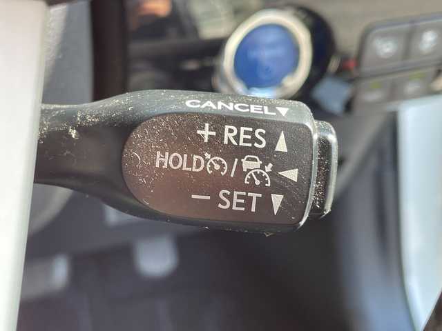 トヨタ プリウス Sセーフティプラス 千葉県 2016(平28)年 6.9万km ホワイトパールクリスタルシャイン 純正メモリナビ/(フルセグTV/BT/CD/DVD/FM/AM)/フルエアロ/ヘッドアップディスプレイ/パーキングアシスト/衝突被害軽減システム/車線逸脱警報/バックカメラ/追従気クルーズコントロール/横滑り防止装置/ビルトインETC/アイドリングストップ/LEDヘッドライト/フォグランプ/オートライト/ウィンカーミラー/電動格納ミラー/純正15インチAW/シートリフター/プッシュスタート/スマートキー/フロアマット/スペアキー/取扱説明書/保証書