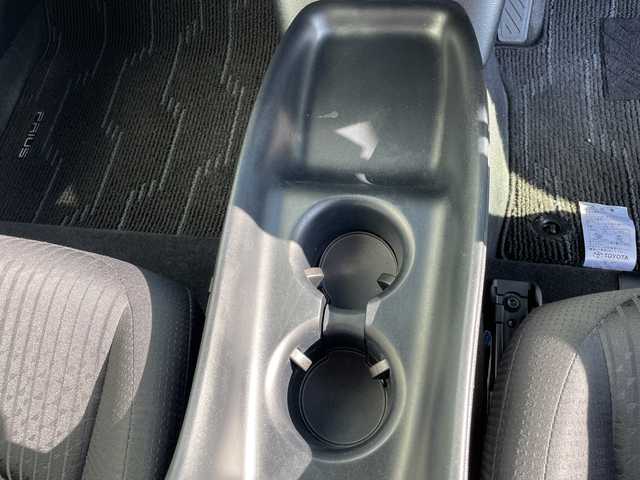 トヨタ プリウス Sセーフティプラス 千葉県 2016(平28)年 6.9万km ホワイトパールクリスタルシャイン 純正メモリナビ/(フルセグTV/BT/CD/DVD/FM/AM)/フルエアロ/ヘッドアップディスプレイ/パーキングアシスト/衝突被害軽減システム/車線逸脱警報/バックカメラ/追従気クルーズコントロール/横滑り防止装置/ビルトインETC/アイドリングストップ/LEDヘッドライト/フォグランプ/オートライト/ウィンカーミラー/電動格納ミラー/純正15インチAW/シートリフター/プッシュスタート/スマートキー/フロアマット/スペアキー/取扱説明書/保証書