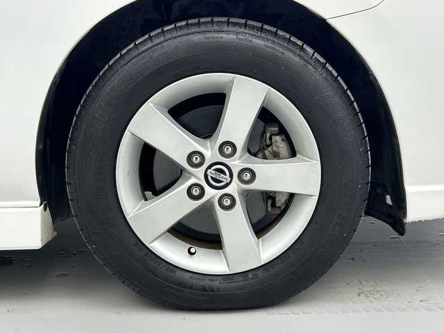 日産 ラフェスタ ハイウェイスター 奈良県 2014(平26)年 3.9万km 白 純正7インチSDナビ/CD/DVD/SD/USB/TV/ドライブレコーダー/横滑り防止装置/片側パワースライドドア/アイドリングストップ/ヘッドライトレベライザー/フロントフォグ/純正15インチAW/純正フロアマット/電格ミラー/ドアバイザー/ETC