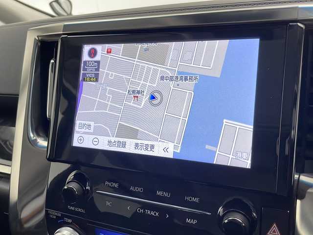 トヨタ アルファード S Cパッケージ 宮崎県 2020(令2)年 5万km ホワイトパールクリスタルシャイン モデリスタエアロ（フロント/サイド/リア）/純正8型ナビ/（CD/DVD/Bluetooth/フルセグTV）/フリップダウンモニター/バックカメラ/ビルトインETC/トヨタセーフティーセンス/横滑り防止装置/レーンキープアシスト/衝突軽減システム/カーテンエアバッグ/コーナーセンサー（前後）/アダクティブクルーズコントロール/ブラインドスポットモニター/デジタルインナーミラー/黒レザーシート/全席パワーシート（2列目まで）/シートヒーター（D/N席）/エアシート（D/N席）/両側パワースライドドア/パワーバックドア/ステアリングヒーター/LEDヘッドライト/オートライト/オートマチックハイビーム/前方ドライブレコーダー/ウォークスルー/純正18インチアルミホイール/純正フロアマット/スマートキー/前方ドライブレコーダー/禁煙車