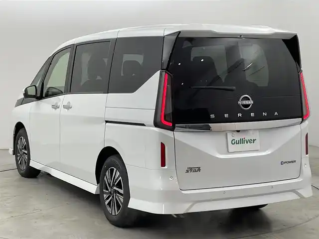 日産 セレナ e－パワー ハイウェイスター V 福岡県 2025(令7)年 0.1万km未満 プリズムホワイト 登録済未使用車　/後席モニター　/純正ナビ　/全方位カメラ　/ナビ連動ドラレコ　/ＥＴＣ２．０　/デジタルルームミラー　/置くだけ充電　/障害物センサー　/エマージェンシーブレーキ　/レーンキープ　/踏み間違い防止　/ＢＳＭ/両側電動スライドドア/ステアリングリモコン/純正16インチアルミホイール/LEDヘッドライト