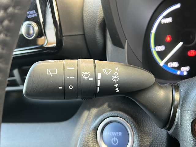 トヨタ ヤリスクロス ハイブリッド Z 静岡県 2024(令6)年 0.7万km ブラックマイカ/プラチナホワイトパールマイカ トヨタセーフティセンス/プリクラッシュセーフティ/レーントレーシングアシスト/レーンディパーチャーアラート/レーダークルーズコントロール/オートハイビーム/ロードサインインフォメーション/ドライバー異常時対応システム/プロアクティブドライビングアシスト/発進遅れ告知機能/純正ディスプレイオーディオ/バックカメラ/ETC/純正アルミホイール/ドライブレコーダー/スマートキー/プッシュスタート/シートヒーター/ステアリングヒーター/ブラインドスポットアシスト/クリアランスソナー/横滑り防止装置