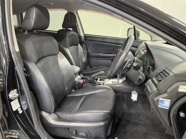スバル インプレッサ スポーツ 2．0i－S 愛知県 2012(平24)年 11.6万km オブシディアンブラックパール カロツツェリアSDナビ/（Bluetooth/フルセグTV/SD/FM/AM/CD・DVD再生）/ビルトインETC/オートクルーズコントール/D席パワーシート/ハーフレザーシート/パドルシフト/横滑り防止/純正フロアマット/純正アルミホイール/フォグランプ/ドアバイザー/取扱説明書