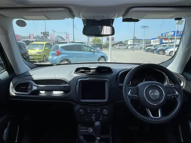 クライスラー・ジープ ジープ レネゲード リミテッド 長崎県 2020(令2)年 2.6万km ガンＭ /ワンオーナー//純正メーカーナビ//サンルーフ//純正レザーシート//シートヒーター//ハンドルヒーター//アダプティブクルーズコントロール//バックカメラ//運転席助手席パワーシート//前後ドライブレコーダー//LEDヘッドライト//コーナーセンサー//ETC2.0//横滑り防止機能//アイドリングストップ//スペアキー//保証書　取扱説明書