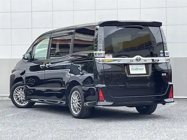 トヨタ ヴォクシー ハイブリッド ZS 煌Ⅲ 東京都 2021(令3)年 5.1万km ブラック ワンオーナー/純正SDナビ/CD/DVD/FM・AM/SD/Bluetooth//フルセグTV/バックカメラ/デジタルインナーミラー/ETC/ドライブレコーダー前後/プリクラッシュセーフティ/レーンキープアシスト/オートマチックハイビーム/コーナーセンサ―/クルーズコントロール/両側パワースライドドア/ハーフレザーシート/シートヒーター/純正アルミホイール/フロアマット/ドアバイザー/保証書/取扱説明書/スペアキー
