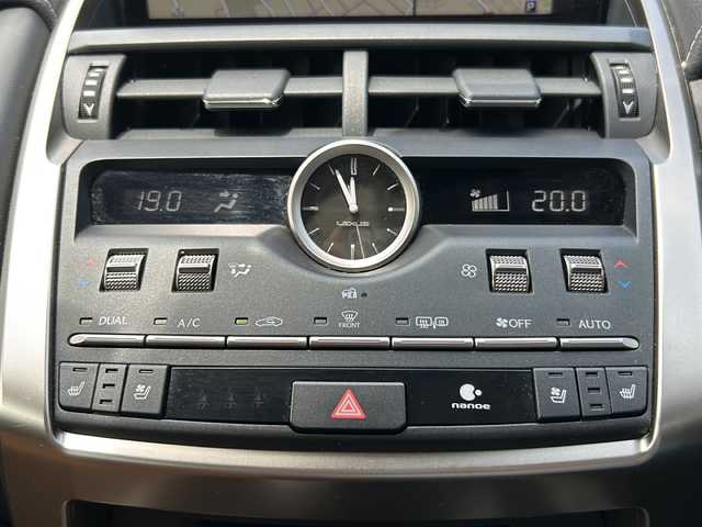 レクサス ＮＸ 300h バージョンL 東京都 2021(令3)年 4.9万km グラファイトブラックガラスフレーク 純正ナビ/・TV/Bluetooth/Apple car play/android auto/レクサスセーフティーシステム＋/・プリクラッシュセーフティ/・レーントレーシングアシスト/・アダプティブハイビームシステム/・レーダークルーズコントロール/・ロードサインアシスト/ブラインドスポットモニター/パノラミックビューモニター/三眼フルLEDヘッドランプ/オートライト/前後ドライブレコーダー（DC-DR652）/電動格納機能式後席/運転席・助手席ベンチレーション/全席シートヒーター/電動格納ミラー/純正18インチホイール/ETC/取扱説明書/保証書