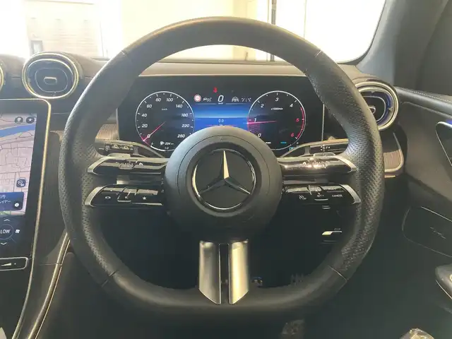 メルセデス・ベンツ Ｍ・ベンツ ＧＬＣ２２０ d 4マチック ドライバーズPKG 熊本県 2023(令5)年 2.9万km オブシディアンブラック ・スマートキー/・プッシュスタート/・パノラマサンルーフ /・アクティブステアリングアシスト/・DSR/・アクティブレーンアシスト/・アクティブディスタントアシスト/・アクティブレーンチェンジアシスト/・アクティブブレーキアシスト/・ブラインドスポットモニター/・トラフィックサインアシスト/・アテンションアシスト/・パーキングアシスト/・クルーズコントロール(追従式)/・オートハイビーム/・黒革シート/・前席パワーシート/・全席シートヒーター /・純正HDDナビ/　【Bluetooth・USB・AppleCarPlay・AndroidAuto】/・フルセグTV/・全方位カメラ/・ETC2.0/・パワーバックドア/・LEDヘッドランプ/・純正マット/・保証書/取説