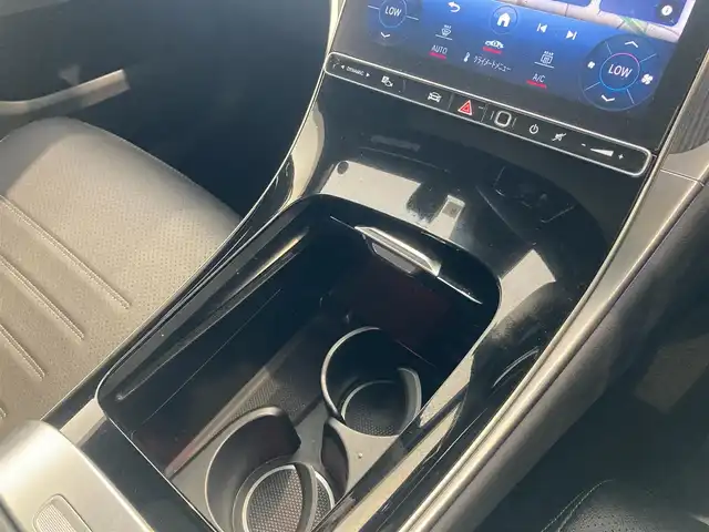 メルセデス・ベンツ Ｍ・ベンツ ＧＬＣ２２０ d 4マチック ドライバーズPKG 熊本県 2023(令5)年 2.9万km オブシディアンブラック ・スマートキー/・プッシュスタート/・パノラマサンルーフ /・アクティブステアリングアシスト/・DSR/・アクティブレーンアシスト/・アクティブディスタントアシスト/・アクティブレーンチェンジアシスト/・アクティブブレーキアシスト/・ブラインドスポットモニター/・トラフィックサインアシスト/・アテンションアシスト/・パーキングアシスト/・クルーズコントロール(追従式)/・オートハイビーム/・黒革シート/・前席パワーシート/・全席シートヒーター /・純正HDDナビ/　【Bluetooth・USB・AppleCarPlay・AndroidAuto】/・フルセグTV/・全方位カメラ/・ETC2.0/・パワーバックドア/・LEDヘッドランプ/・純正マット/・保証書/取説