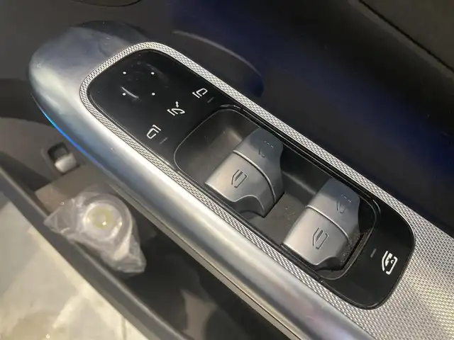 メルセデス・ベンツ Ｍ・ベンツ ＧＬＣ２２０ d 4マチック ドライバーズPKG 熊本県 2023(令5)年 2.9万km オブシディアンブラック ・スマートキー/・プッシュスタート/・パノラマサンルーフ /・アクティブステアリングアシスト/・DSR/・アクティブレーンアシスト/・アクティブディスタントアシスト/・アクティブレーンチェンジアシスト/・アクティブブレーキアシスト/・ブラインドスポットモニター/・トラフィックサインアシスト/・アテンションアシスト/・パーキングアシスト/・クルーズコントロール(追従式)/・オートハイビーム/・黒革シート/・前席パワーシート/・全席シートヒーター /・純正HDDナビ/　【Bluetooth・USB・AppleCarPlay・AndroidAuto】/・フルセグTV/・全方位カメラ/・ETC2.0/・パワーバックドア/・LEDヘッドランプ/・純正マット/・保証書/取説