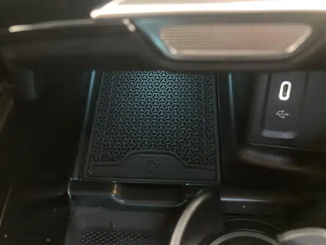 メルセデス・ベンツ Ｍ・ベンツ ＧＬＣ２２０ d 4マチック ドライバーズPKG 熊本県 2023(令5)年 2.9万km オブシディアンブラック ・スマートキー/・プッシュスタート/・パノラマサンルーフ /・アクティブステアリングアシスト/・DSR/・アクティブレーンアシスト/・アクティブディスタントアシスト/・アクティブレーンチェンジアシスト/・アクティブブレーキアシスト/・ブラインドスポットモニター/・トラフィックサインアシスト/・アテンションアシスト/・パーキングアシスト/・クルーズコントロール(追従式)/・オートハイビーム/・黒革シート/・前席パワーシート/・全席シートヒーター /・純正HDDナビ/　【Bluetooth・USB・AppleCarPlay・AndroidAuto】/・フルセグTV/・全方位カメラ/・ETC2.0/・パワーバックドア/・LEDヘッドランプ/・純正マット/・保証書/取説